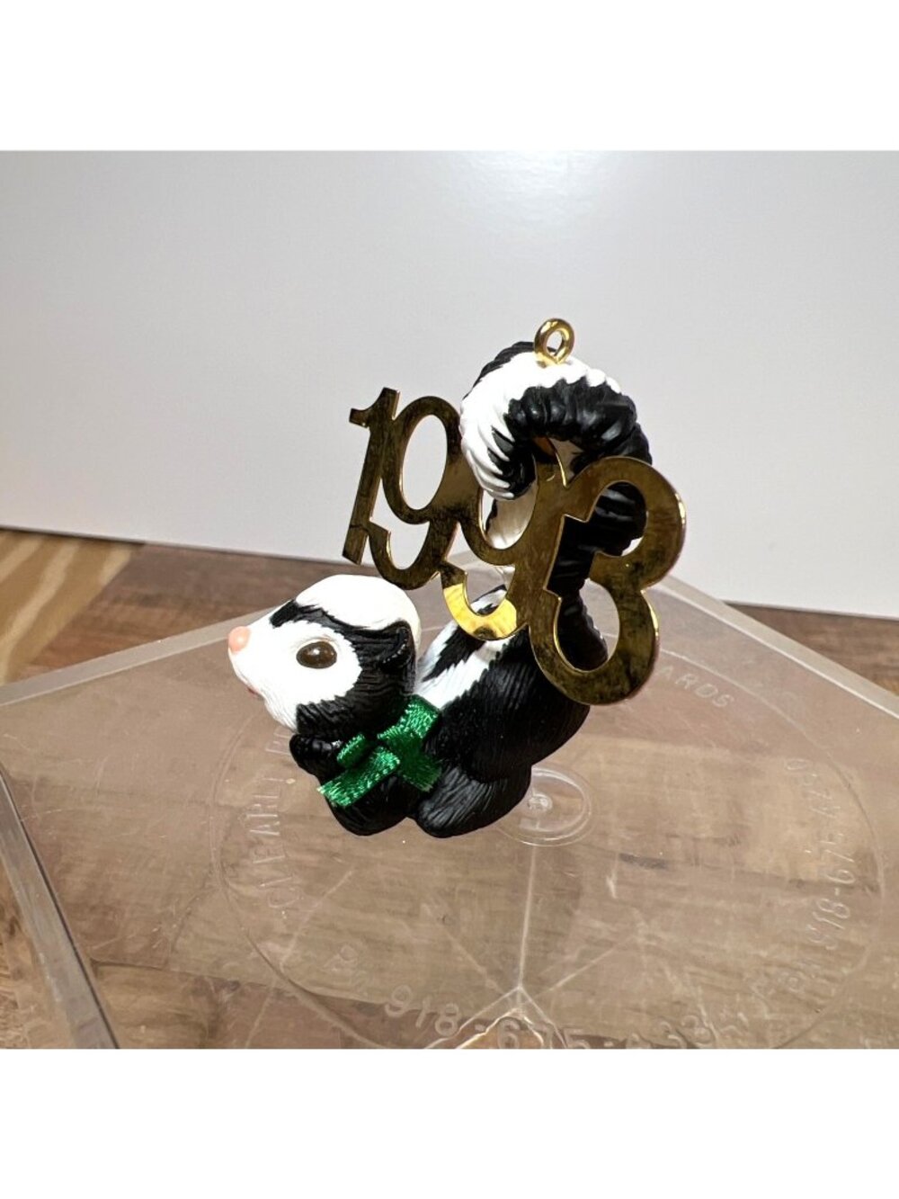 Keepsake Ornament 1993 Fabulous Decade Skunk Collectors Series With Box - Picture 2 of 3